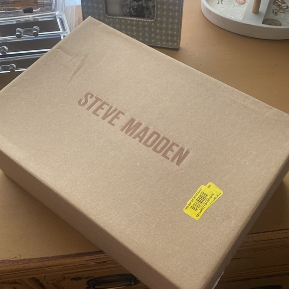 Ivory Steve Madden Kenley Heels - Picture 6 of 6